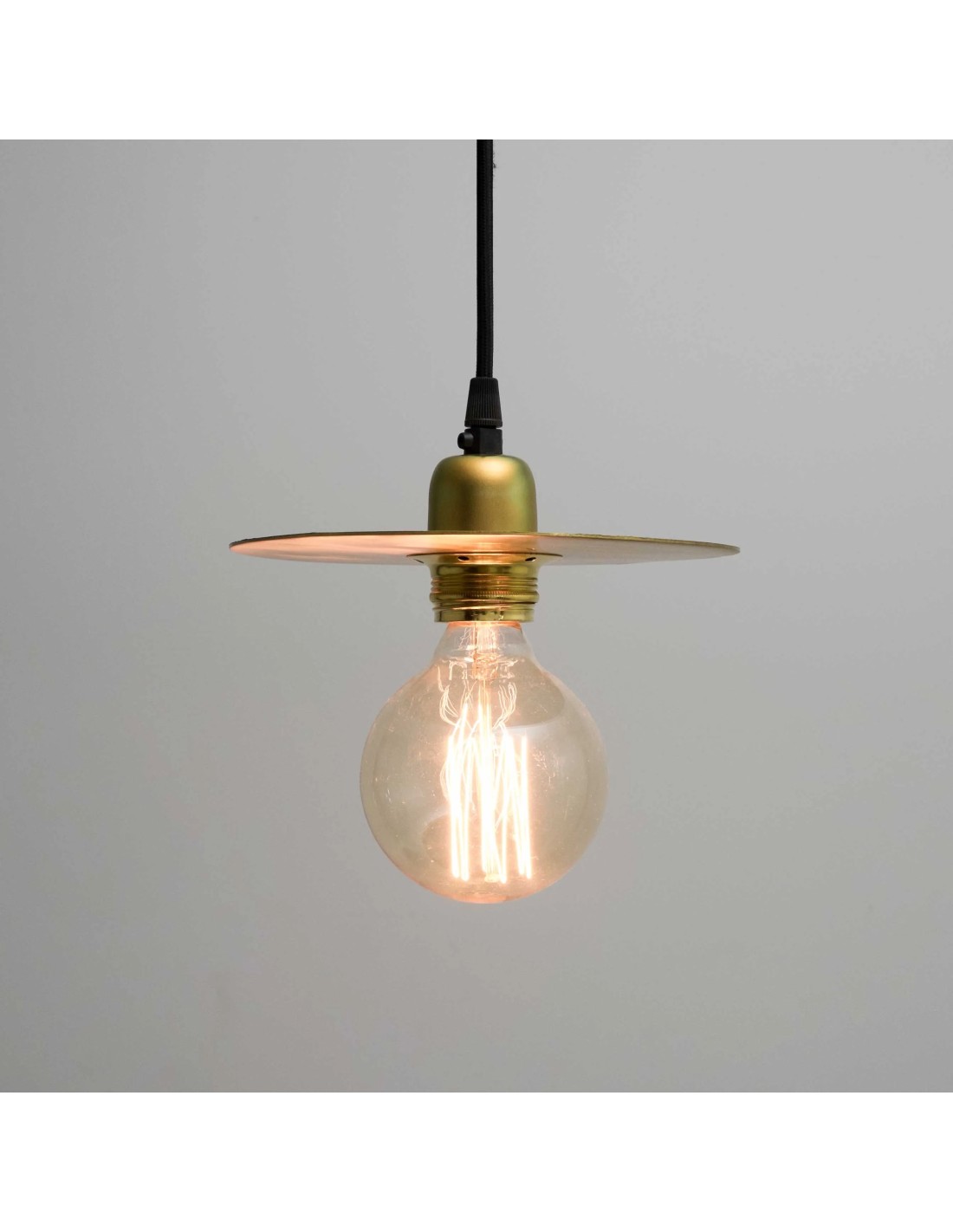lámpara de techo vintage con bombilla ideal