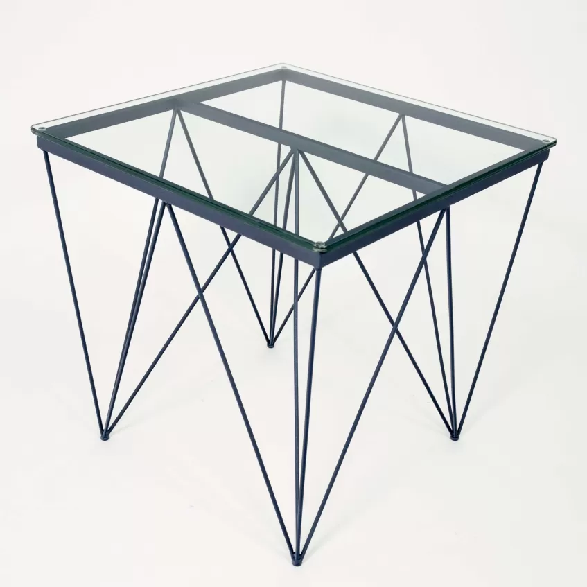 mesa estructura geométrica cuadrada