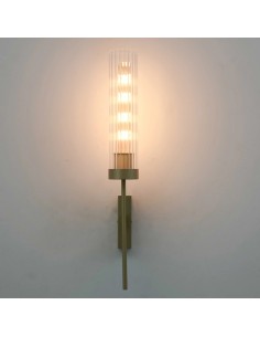 fabricada a partir de una tulipa de cristal acabado rayado transparente unida a una tija metálica 2
