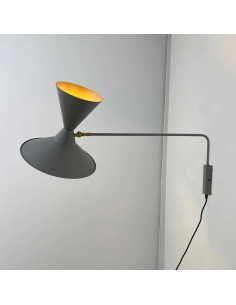 wall light with a diabolo-shaped lampshade