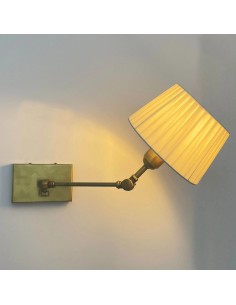 lamp structure with articulated arm and canonically shaped lampshade 2