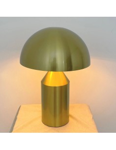 lampara de mesa estilo moderno en dorado con forma de seta 2