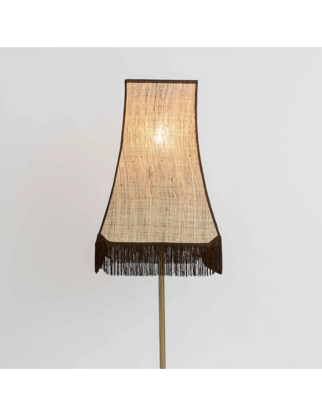 lámpara de pie de tela fibras naturales perfecta para decoraciones con carácter