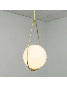 lámparas de techo suspendida por una estructura metálica 2