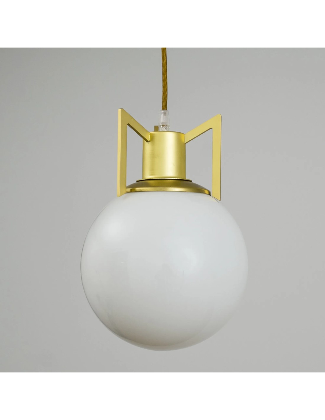 lámparas de techo vintage con bolas de cristal inspiración retro vintage con cierto toque de diseño industrial