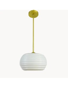 lámpara de techo vintage elegante con tulipa de cristal blanco opal que produce una luz muy suave