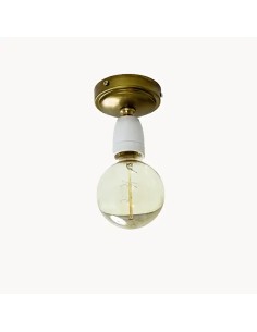 lámpara de techo vintage está fabricada con un portalámparas de porcelana blanca