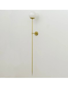 Vintage wall light with capacity for one spherical or standard LED bulb. 2