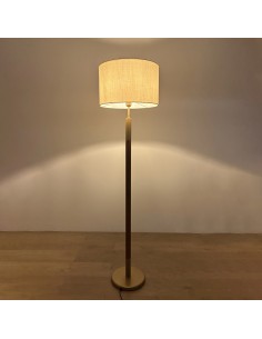 Full view of the Oliana lamp, 160 cm in height