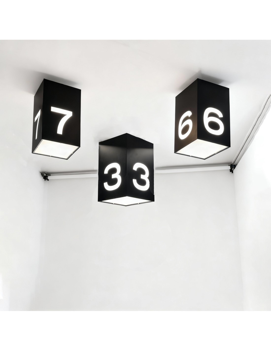 Numbered ceiling light for hotels and restaurants