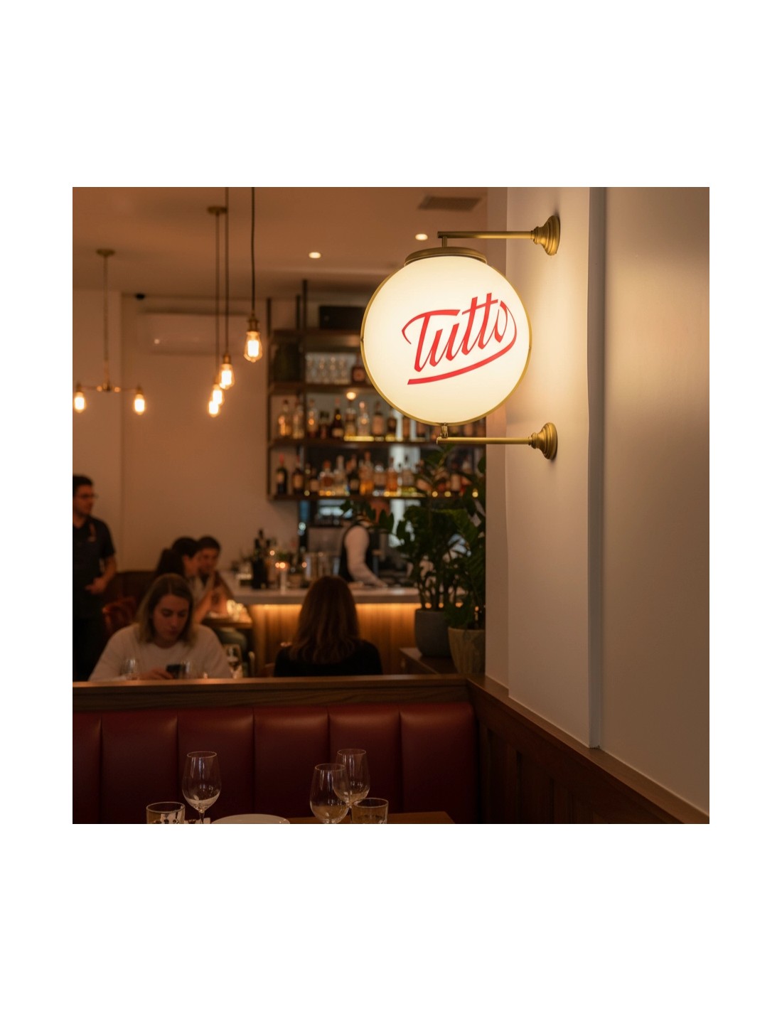 Rótulo luminoso de pared en latón para tiendas y restaurantes