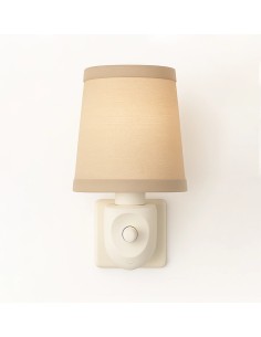 Mini lámpara de enchufe con luz cálida para pasillos