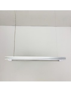 Lámpara lineal galvanizada de estilo industrial con tubo LED encendido 2