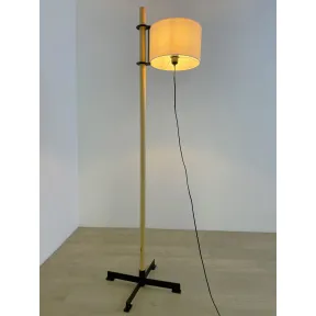 Lámpara de pie de salón vintage con madera y pantalla de tela de Luz Vintage 2