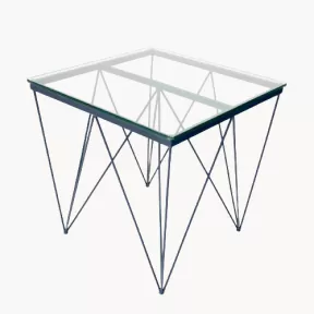 mesa de luz vintage con estructura geométrica de metal negro mate con cristal laminado transparente