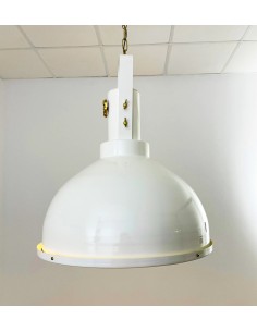 lámparas de techo 
 cocina de estilo mas industrial con cúpula metal blanca 2