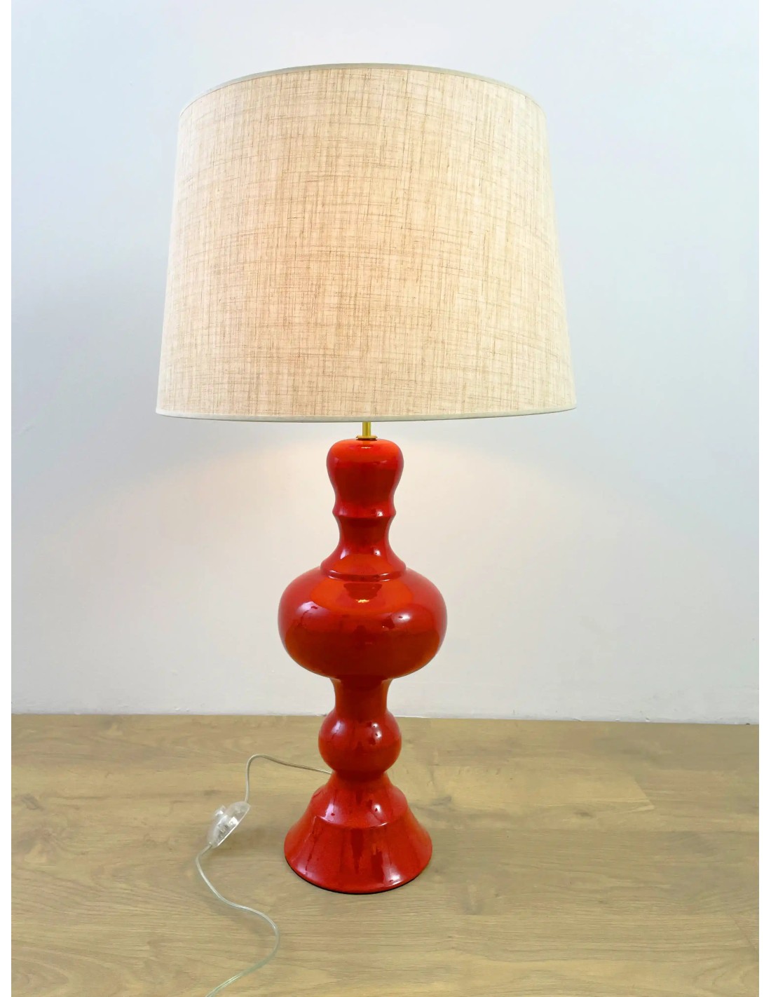Lámpara de cerámica en color rojo