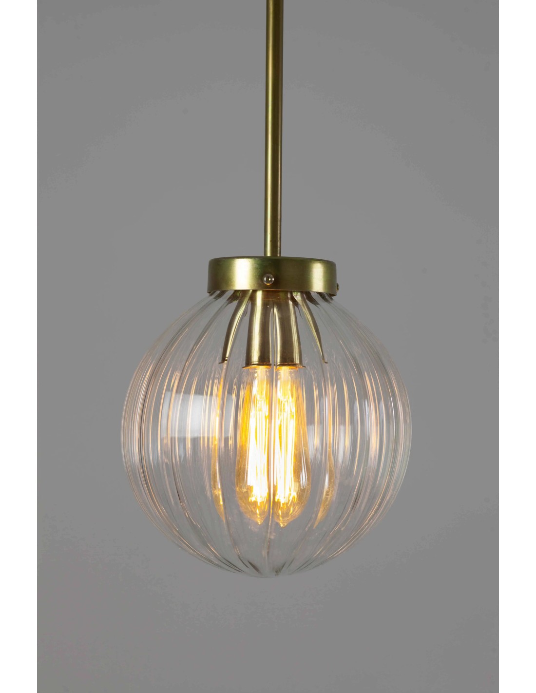 lámpara vintage de techo con bola de cristal rayada transparente