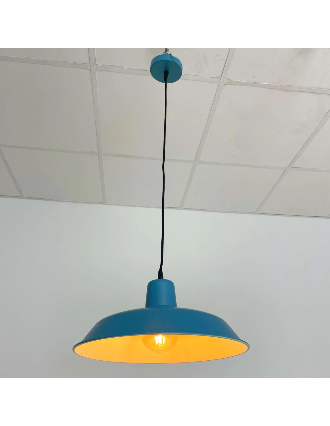 lámpara de techo vintage industrial de metal con acabado en color azul