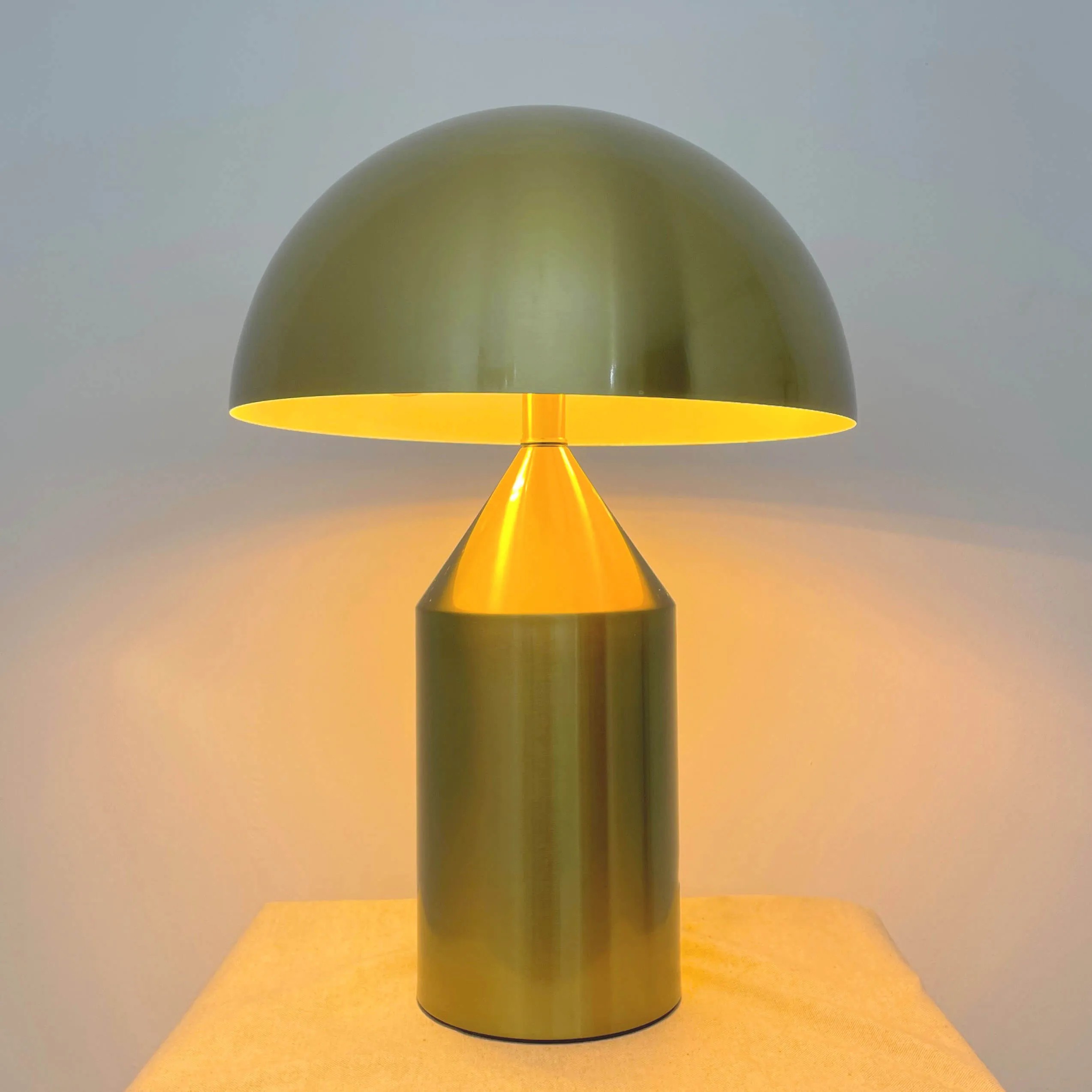 Brass effect table lamp 2025
