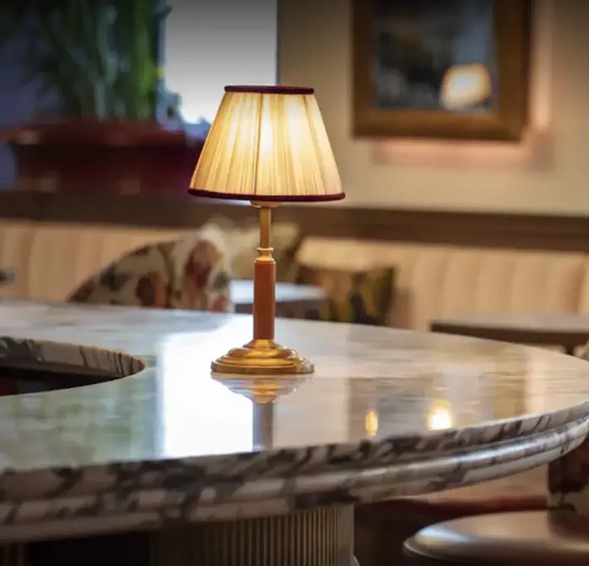 Lámpara de mesa vintage clásica con pantalla de seda - Chaka